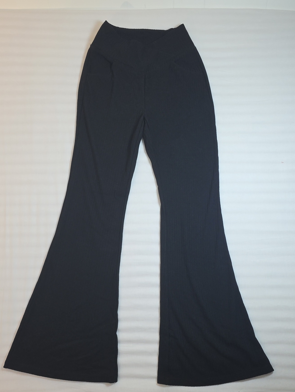 HALARA Black Ribbed Flare Pants; Small Regular